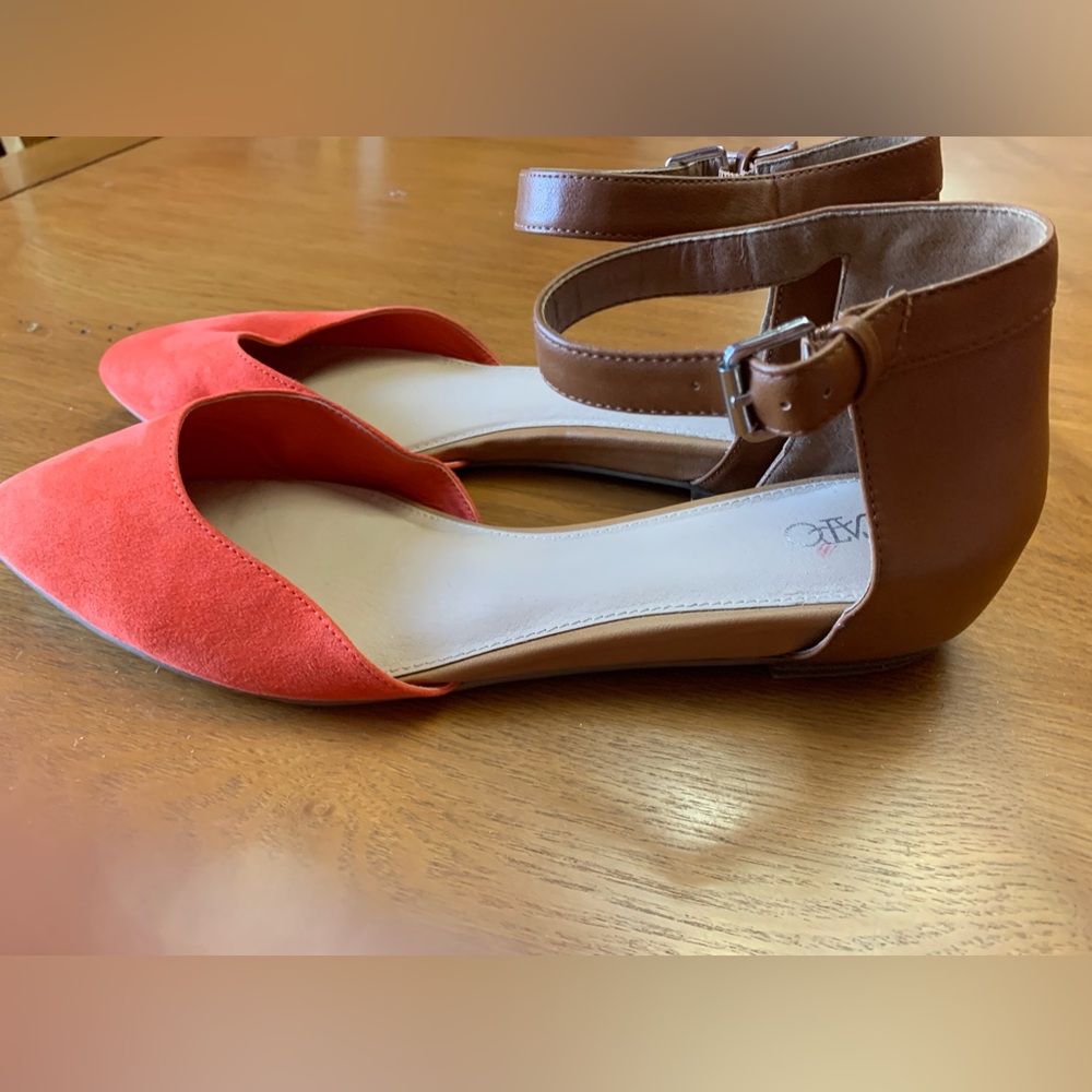 Size 11 flats orange and brown worn 1x